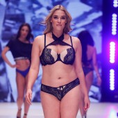 Hunkemoller-catwalk